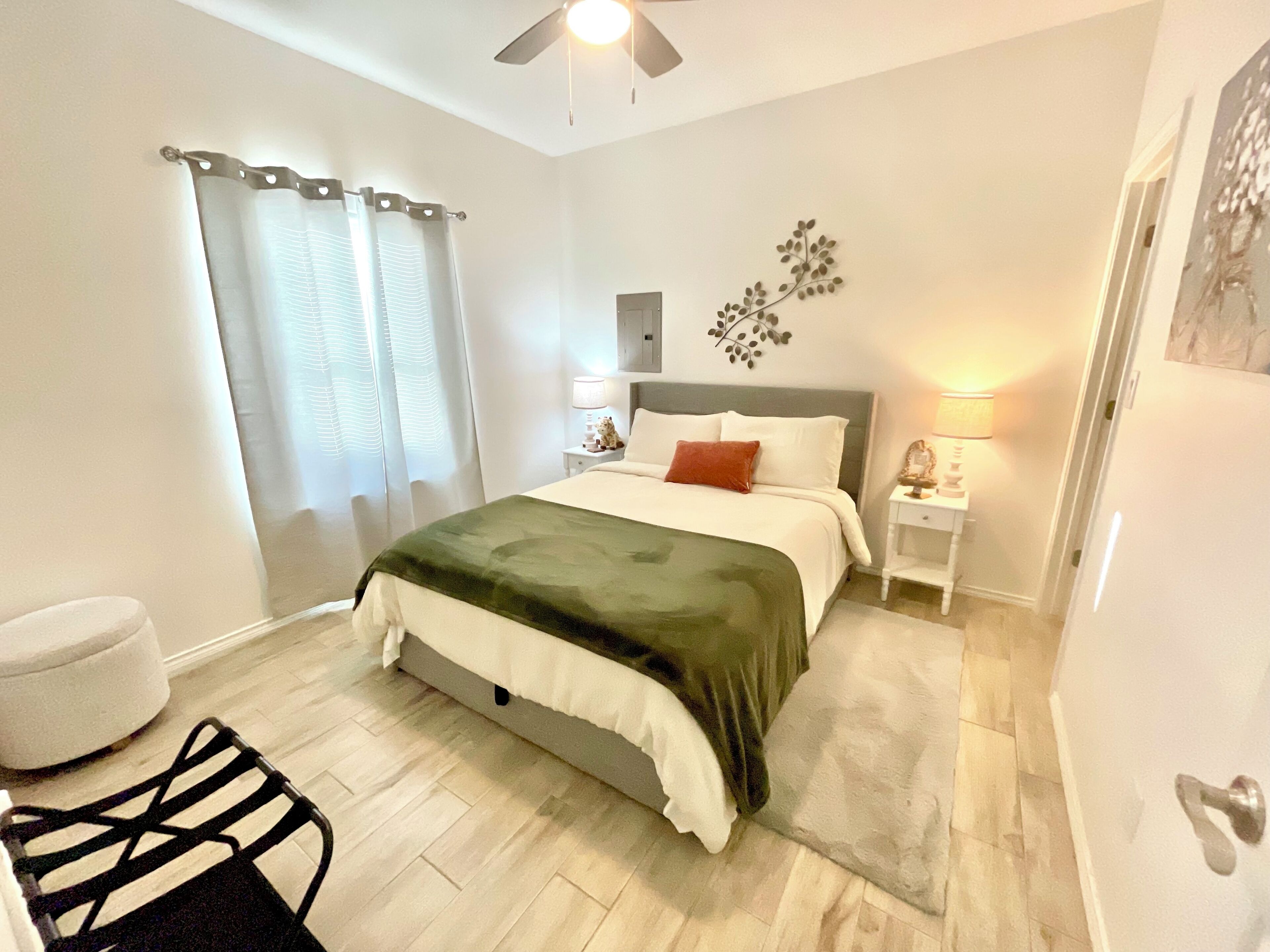 2 bedrooms, iron/ironing board, WiFi, bed sheets