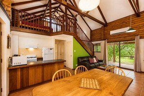 Interior - Banjine - Wyadup Brook Cottage (Busselton)