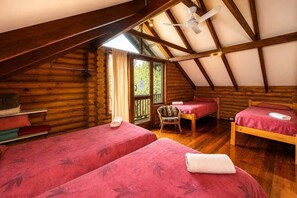 2 bedrooms, bed sheets - Banjine - Wyadup Brook Cottage (Busselton)
