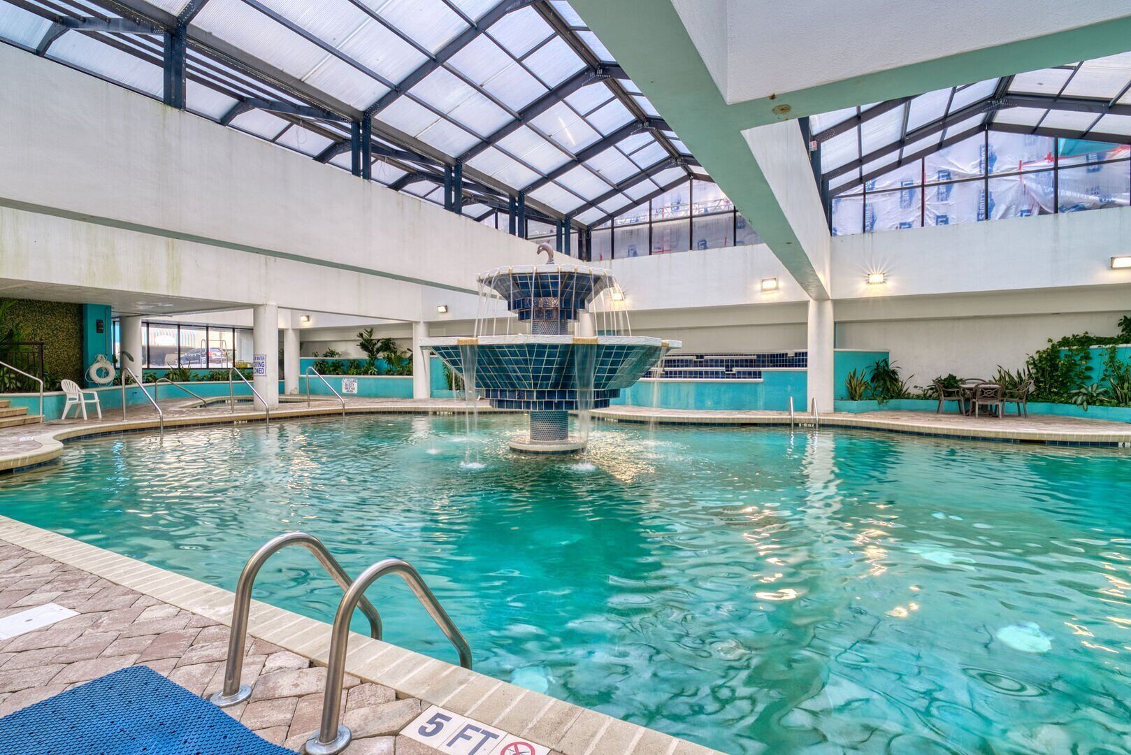 Innenpool, beheizter Pool