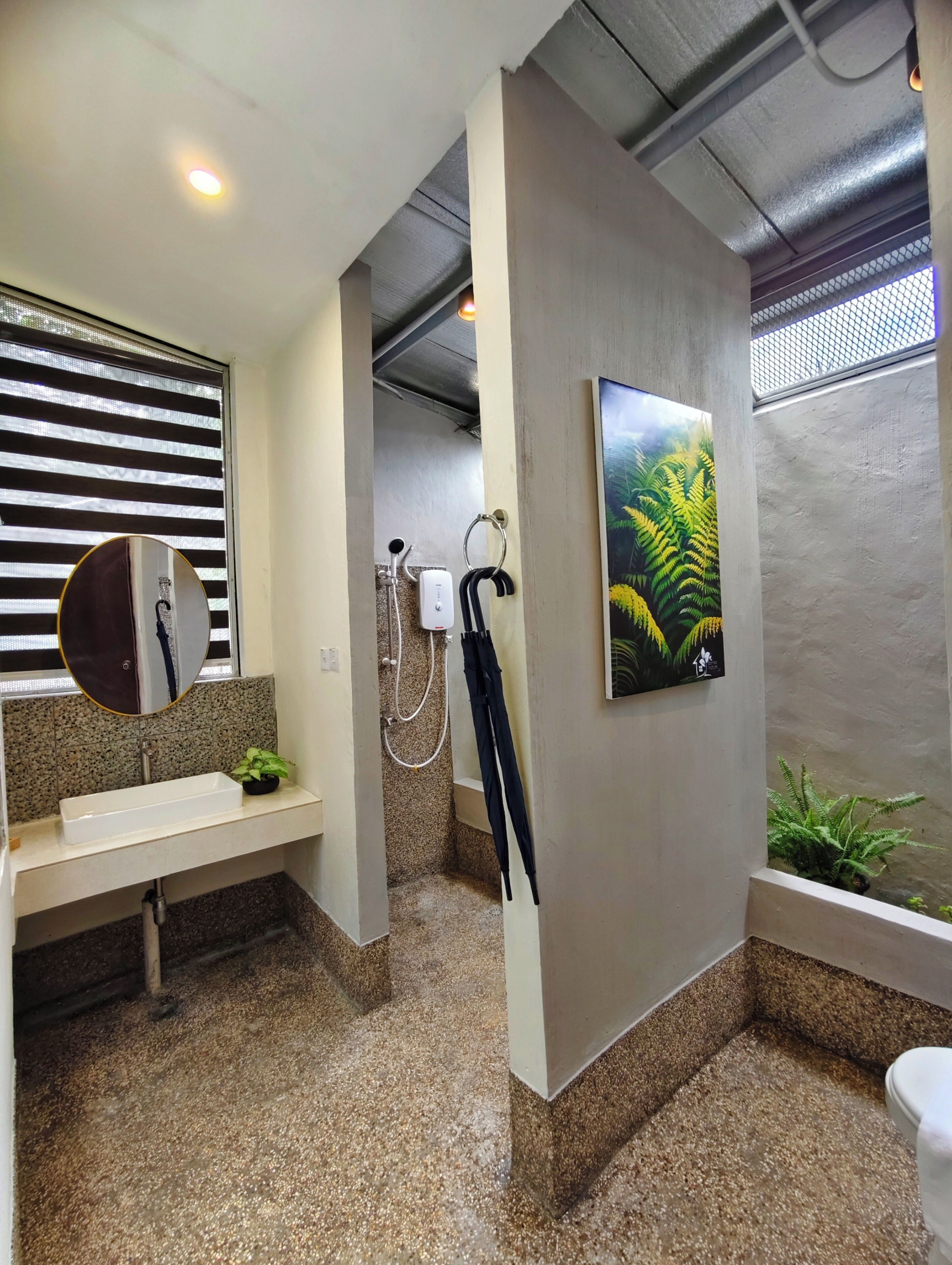 淋浴设施、吹风机、毛巾、肥皂