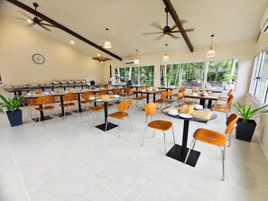 Restaurant - Borneo Nature Lodge 2 (Kinabatangan)