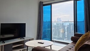 Standard Apartment, Balcony, City View | Ruang tamu