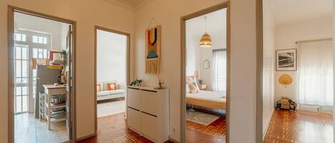 2 bedrooms, iron/ironing board, free WiFi, bed sheets