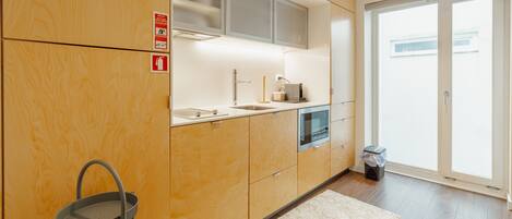 Fridge, microwave, coffee/tea maker, electric kettle