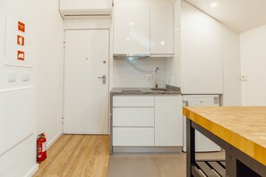 Fridge, microwave, coffee/tea maker, electric kettle
