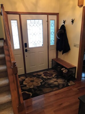 Interior - 5-Bedroom home, Hot Tub and walking distance to the Village! (Ellicottville)