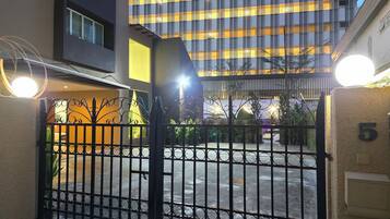 Pintu masuk hartanah