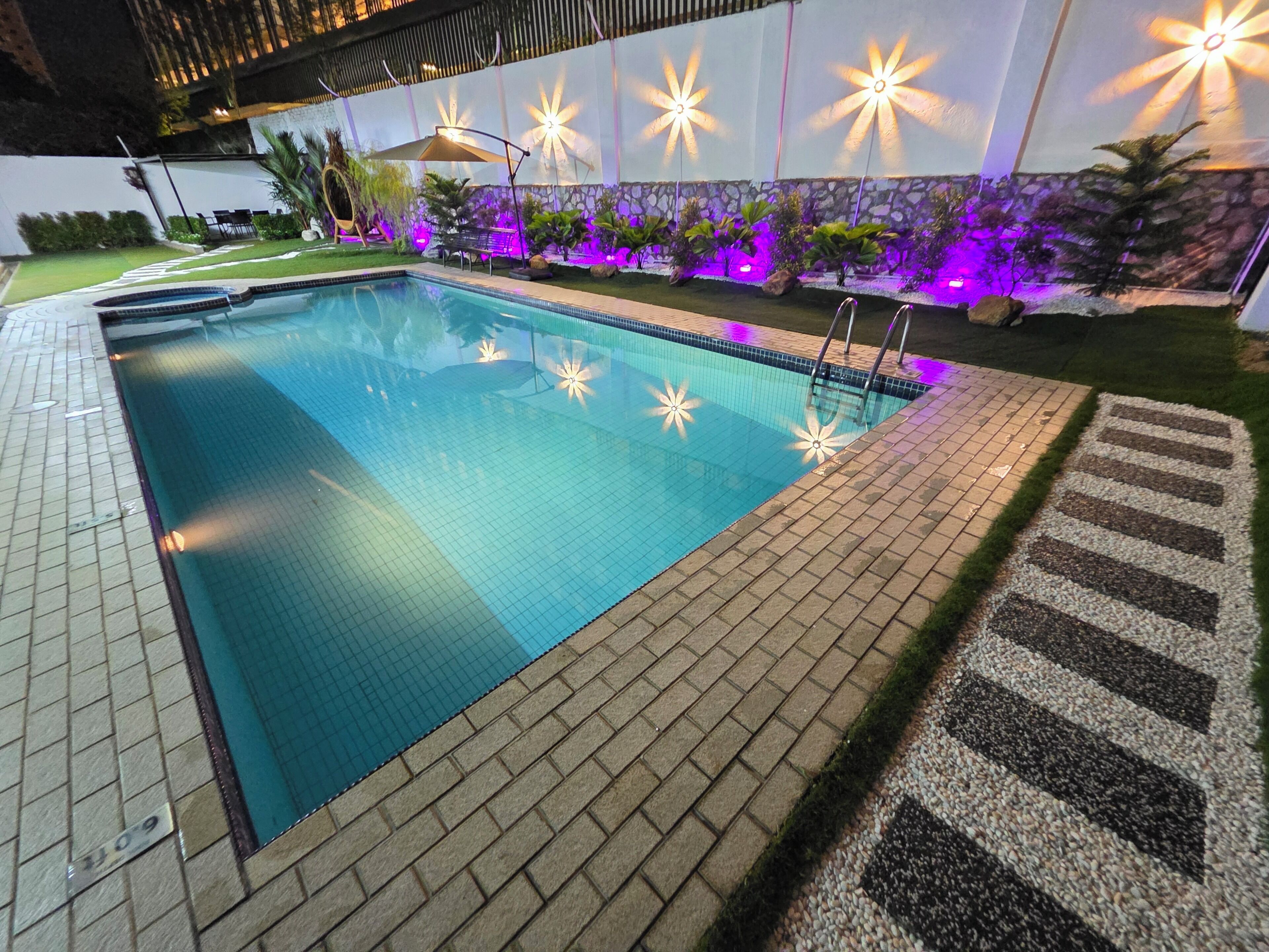 Kolam renang outdoor