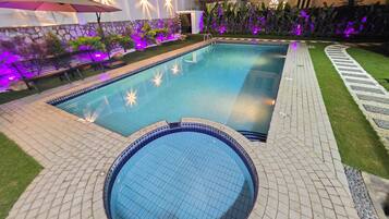 Kolam renang terbuka