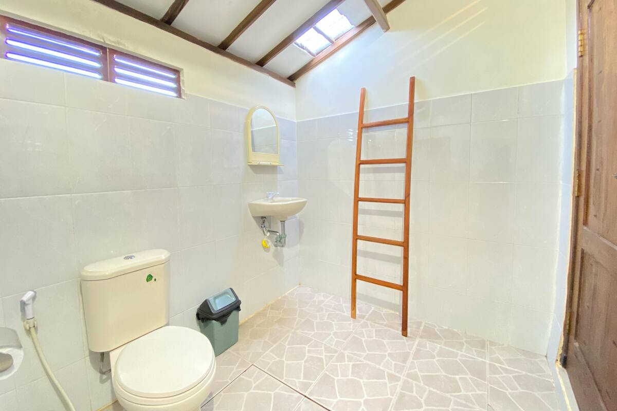 Standard Double Room, Balcony, Garden View | Wi-fi percuma