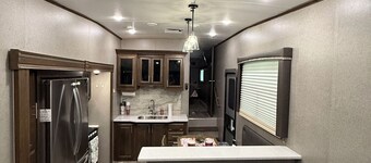 Quiet Waterfront Escape, Fully Fenced Yard, Truly Dog-Friendly, RV Stay