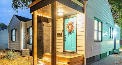 Cozy Getaway- steps from the Iowa State Fair!