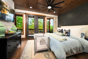 3 bedrooms, iron/ironing board, travel cot, free WiFi - Private & Central | Pool Table, Hot Tub, Playset (Broken Bow)