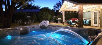 Hot Tub, Pool Table, Swing Sets, Theater, Kayaks
