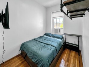 2 bedrooms, iron/ironing board, WiFi, bed sheets - Steps from the Harbor: Stylish 2-bedroom Little Italy stay, walk everywhere (Baltimore)