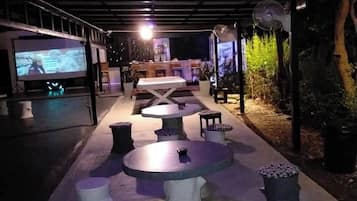 Apartment, 1 Bedroom, Accessible, Smoking | Lounge