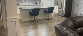 Tranquil 5-bedroom house with AC in peaceful New Market