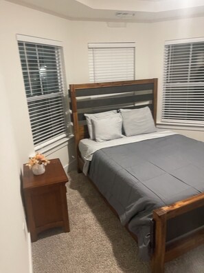 5 bedrooms, iron/ironing board, WiFi