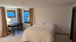 3 bedrooms, desk, iron/ironing board, travel cot