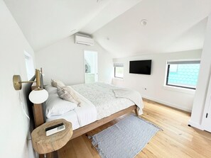 1 bedroom, WiFi, bed sheets - Whimsical Studio on the Eastside (Austin)