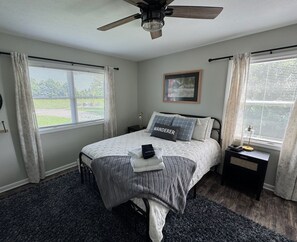 مكواة/لوح كي وواي فاي وملاءات أسرّة