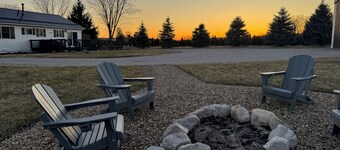 The Huron Valley Farm
Near Cedar Point Huron Hot Tub firepit, beautiful scenery