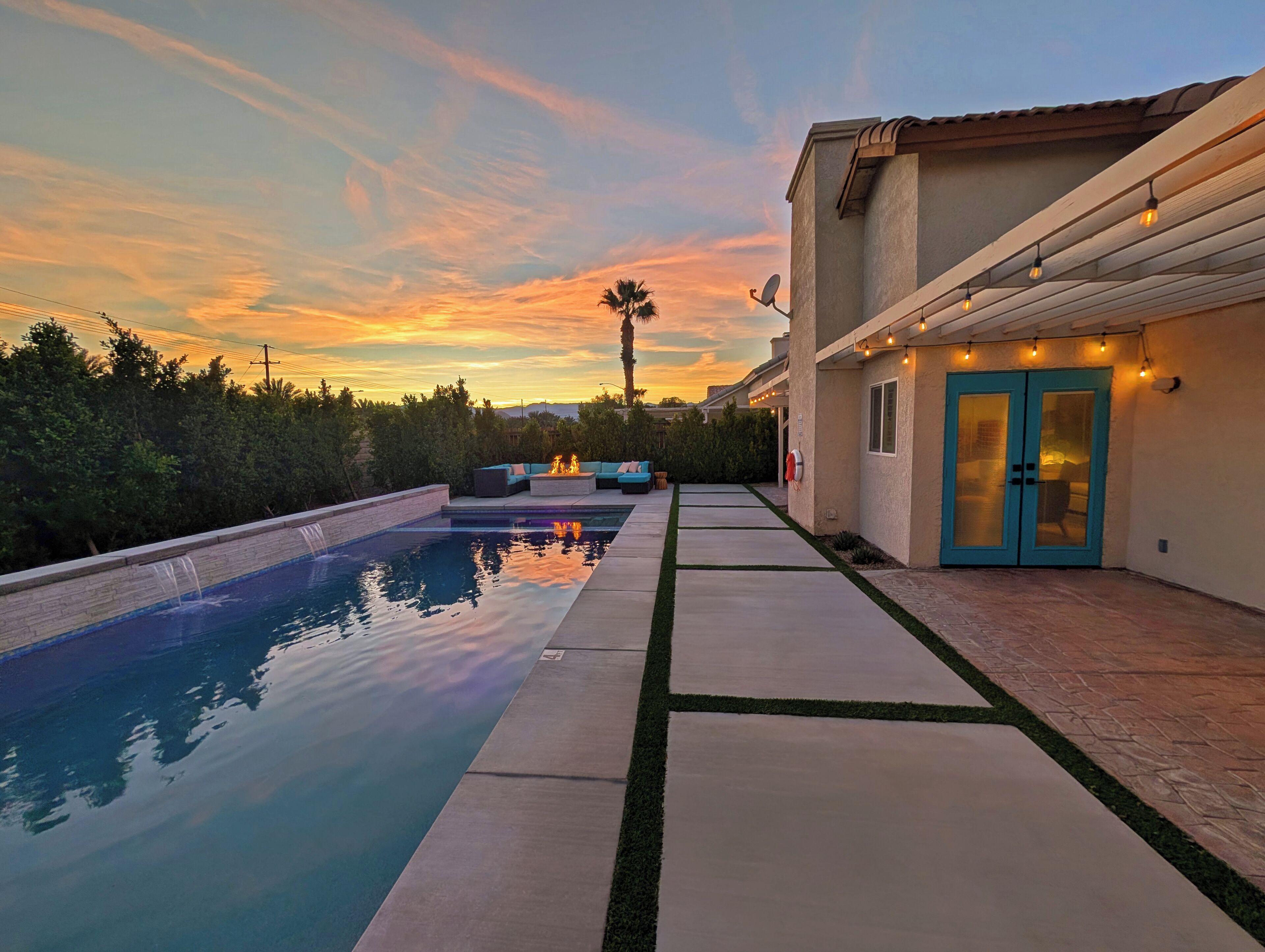 Outdoor pool, a heated pool