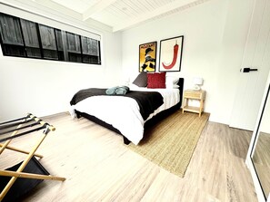 2 bedrooms, iron/ironing board, free WiFi