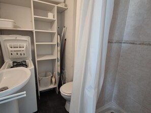 Bathroom - Apartment with sea view (FOURAS)