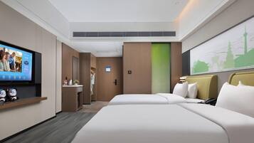 Dobbeltrom – superior | Skrivebord, skrivebord for bærbar PC og blendingsgardiner