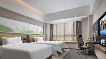 Superior Twin Room | Desk, laptop workspace, blackout drapes, free WiFi