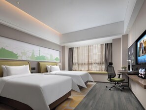 Premium bedding, down duvets, Select Comfort beds, desk - Hampton by Hilton Emeishan Scenic Area (Leshan)