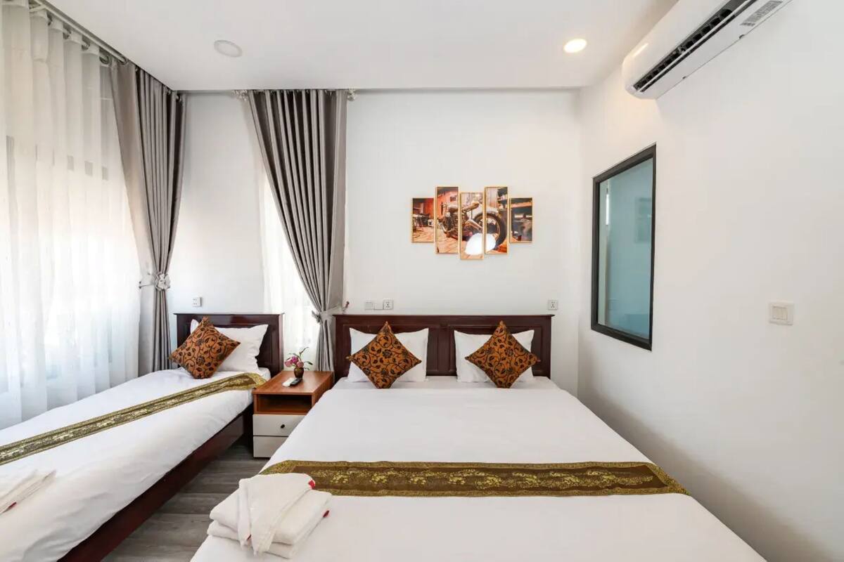 Free WiFi, bed sheets