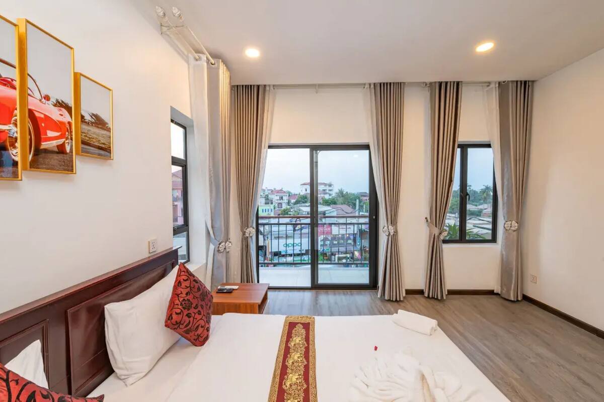 Deluxe Studio Suite