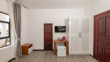 Deluxe Twin Room | Living area