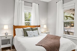 2 室のベッドルーム、アイロン / アイロン台、旅行用ベビーベッド、WiFi (無料)