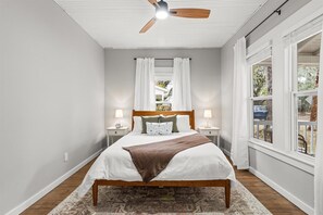 2 bedrooms, iron/ironing board, travel cot, free WiFi