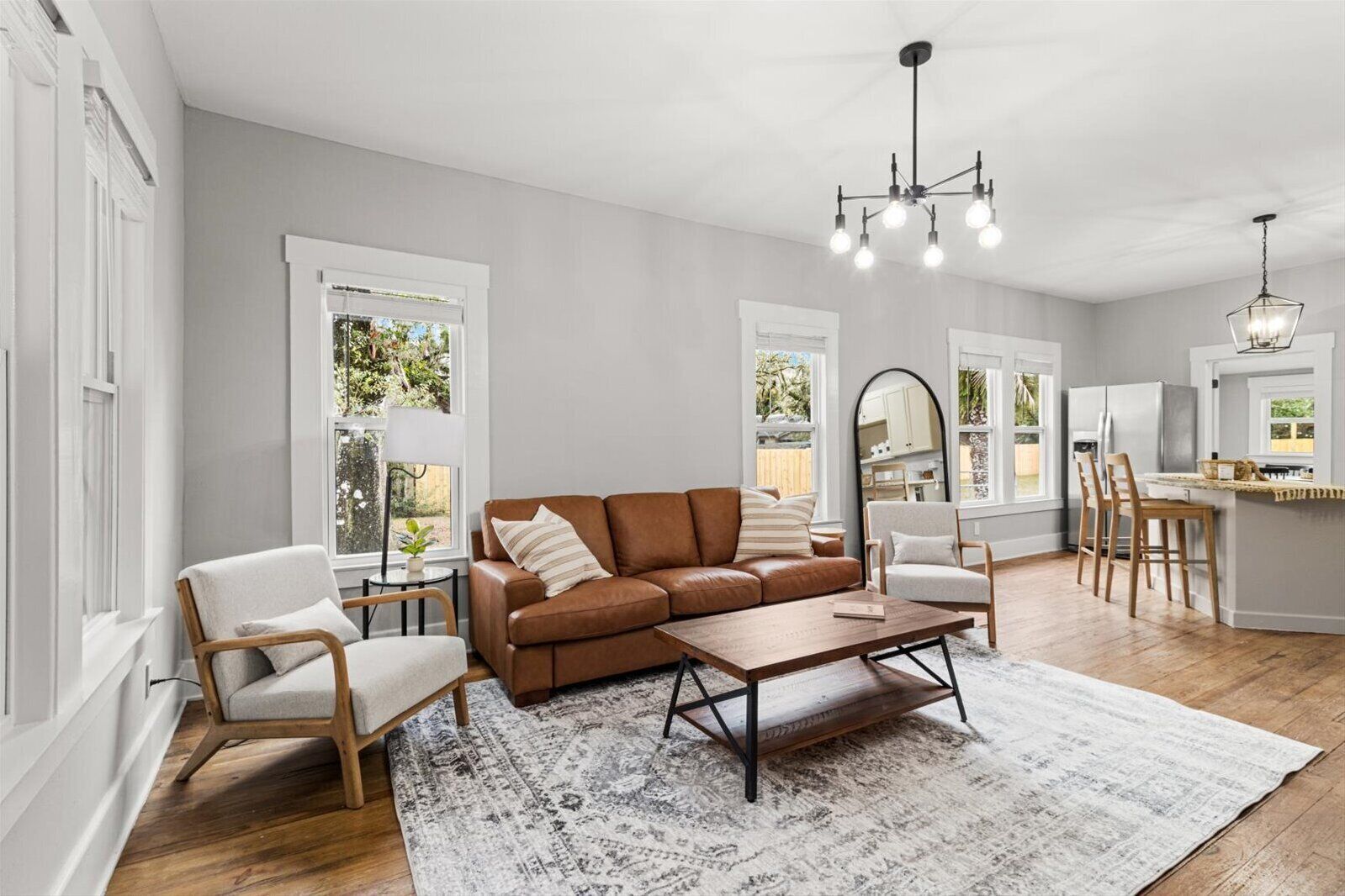 Smart TV, DVD player, books, stereo