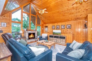 TV, fireplace - Firefly Landing, 4 BR Cabin, Hot-tub, Community Pool, DollyWood (Sevierville)