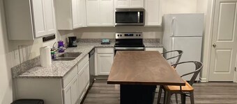 Peaceful 3-Bed Townhouse Near Lake Allatoona & Hospital