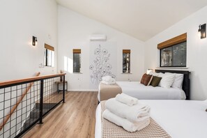 4 quartos, ferros/tábuas de passar roupa, acesso à internet