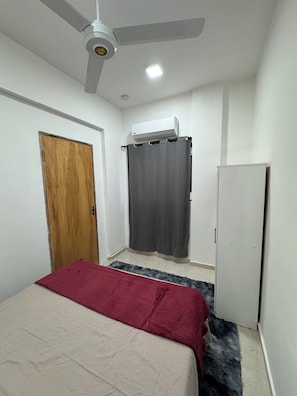 1 bedroom, WiFi, bed sheets