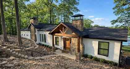 Heated Pool, Private Dock, Excellent Location