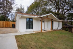 Exterior -  The Scholar's Retreat (Tuskegee)