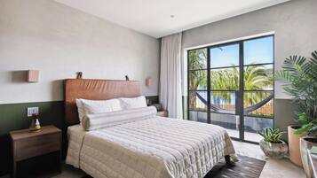 1 bedroom, in-room safe, iron/ironing board, free WiFi