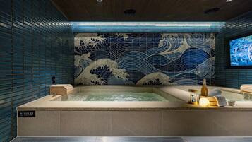 Blackout curtains, soundproofing, free WiFi