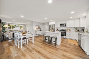 Micro-ondas, fogão, cooktop, lava-louças