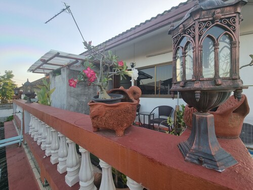 Mountain view Room Bali Chiang mai
Eco friendly location/modern shop amenities