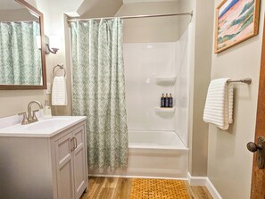Hair dryer, towels, soap, toilet paper - Bright & Cozy 2BR near Downtown, Capitol, Hospital and MSU (Lansing)